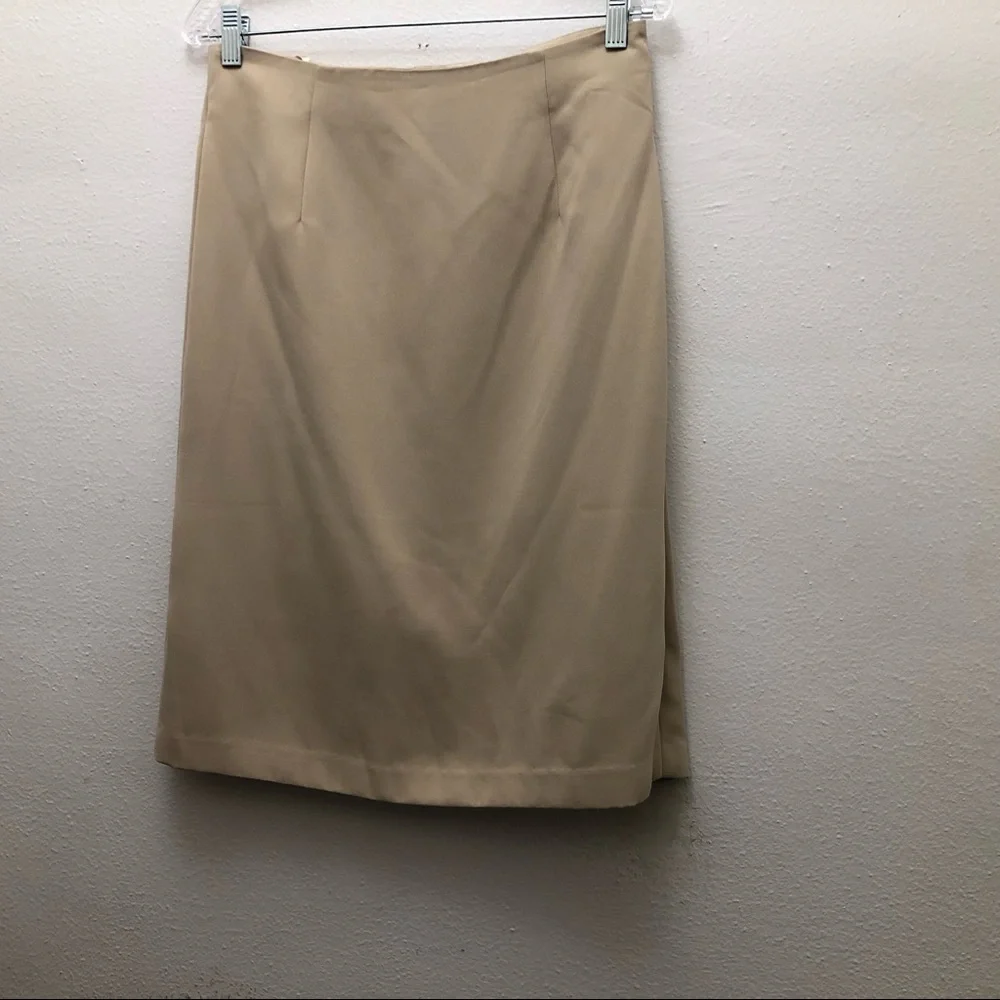 Newport News Skirt Suit Long Sleeve Jacket & Knee High Skirt Women's Size 10 Tan - Picture 4 of 15